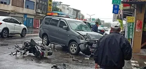 宜蘭縣礁溪鄉交通事故 中午12 10發生的車禍在礁溪國中旁的小巷子口機車騎士傷勢嚴重 地方社團轉載 爆料公社