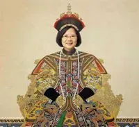洛小君
